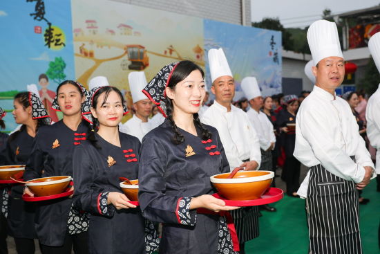 “一桌郴州饭”。欧阳常海 摄