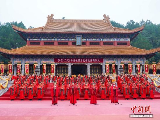 1027գ2025()꺣Ͽ׵ʽں׵С 