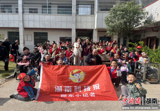 “爱心小天使”以一场充满温度的敬老活动为老人们送去温情与关怀。 “爱心小天使”以一场充满温度的敬老活动为老人们送去温情与关怀。