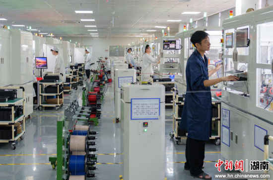 湖南捷力泰科技有限公司生产车间。雷中祥 摄 湖南捷力泰科技有限公司生产车间。雷中祥 摄