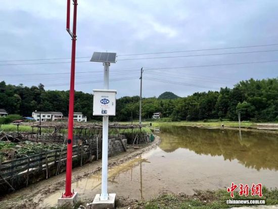 墒情监测站犹如“哨兵”守卫着农田。桃花江灌区管理局 供图 墒情监测站犹如“哨兵”守卫着农田。桃花江灌区管理局 供图