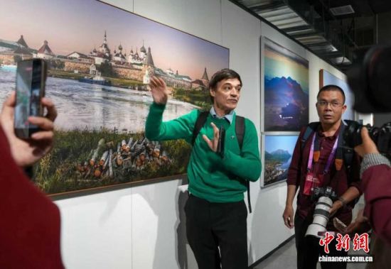 ´óÕ¹ÏÖ³¡¹²Õ¹³öÀ´×Ô58¸ö¹ú¼Ò¡¢234´¦ÊÀ½çÒŲúµÄ¾«²ÊÓ°Ïñ2000Óà·ù¡£Ïòèº Éã ´óÕ¹ÏÖ³¡¹²Õ¹³öÀ´×Ô58¸ö¹ú¼Ò¡¢234´¦ÊÀ½çÒŲúµÄ¾«²ÊÓ°Ïñ2000Óà·ù¡£Ïòèº Éã