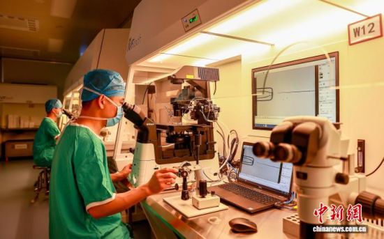 ҽ����Ա�Զ��߽�����ؼ�⡣(����ͼ) ���������Ź�ͼ