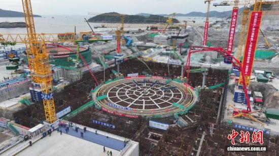 11月19日,中广核浙江三澳核电项目3号机组主体工程正式开工,图为开工现场。(中广核供图) 11月19日,中广核浙江三澳核电项目3号机组主体工程正式开工,图为开工现场。(中广核供图)