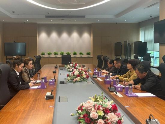 校企座谈。湖南石油化工职业技术学院 供图 校企座谈。湖南石油化工职业技术学院 供图