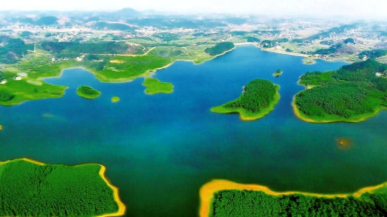 邵东市一级饮用水源保护区——黄家坝水库。 申兴刚 摄 邵东市一级饮用水源保护区——黄家坝水库。 申兴刚 摄