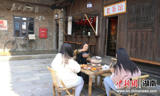 �ο���һ��Χ¯��衣