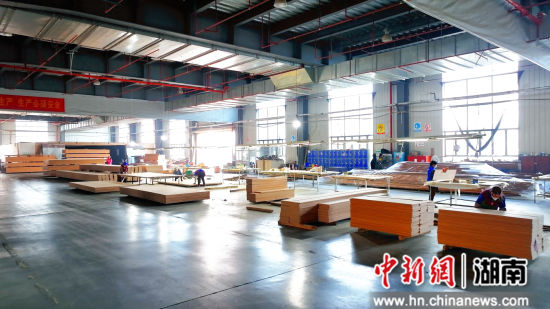 双牌“以竹代塑”模式获湖南省政府通报表扬。双牌县委宣传部供图 双牌“以竹代塑”模式获湖南省政府通报表扬。双牌县委宣传部供图