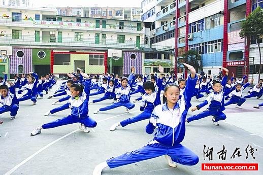 很厉害的武术操 U19P9T1D56526F6DT20100906081546.jpg