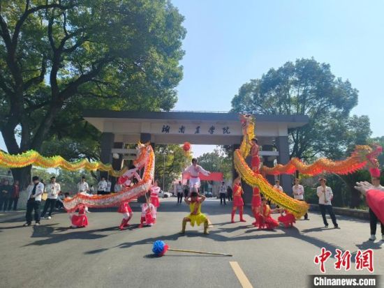 海湾国家积极促进经济多元化发展(国际视点)