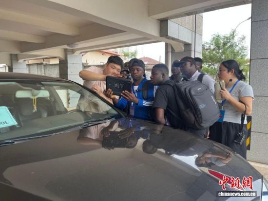 ���ϸ�У��ʦԶ���������� Ϊ�����������ޱ������˲�