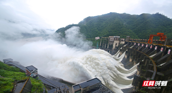 亚洲第一空腹重力坝——凤滩水电站.