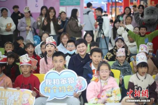 ��������С���ߺ�Ӱ���ܷ��߹�ͼ