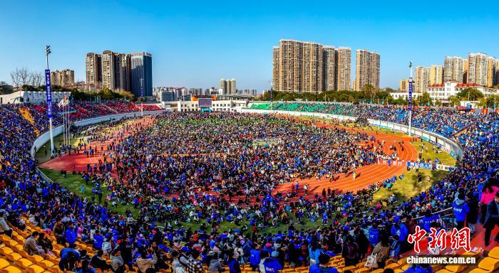 ���泬��չ�й��ݸ��������